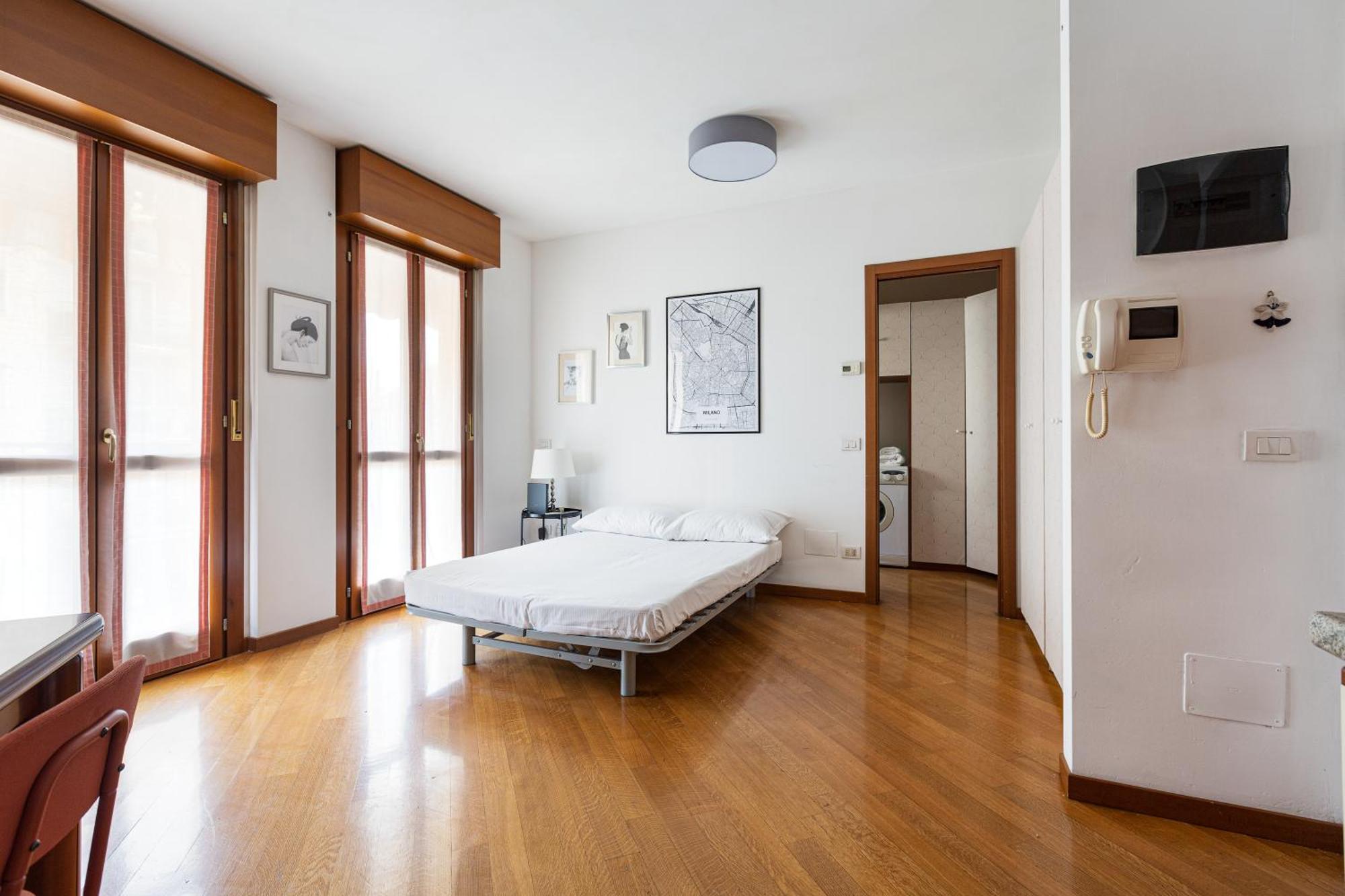 Cosy Studio With Balcony & Private Garage Milão Exterior foto