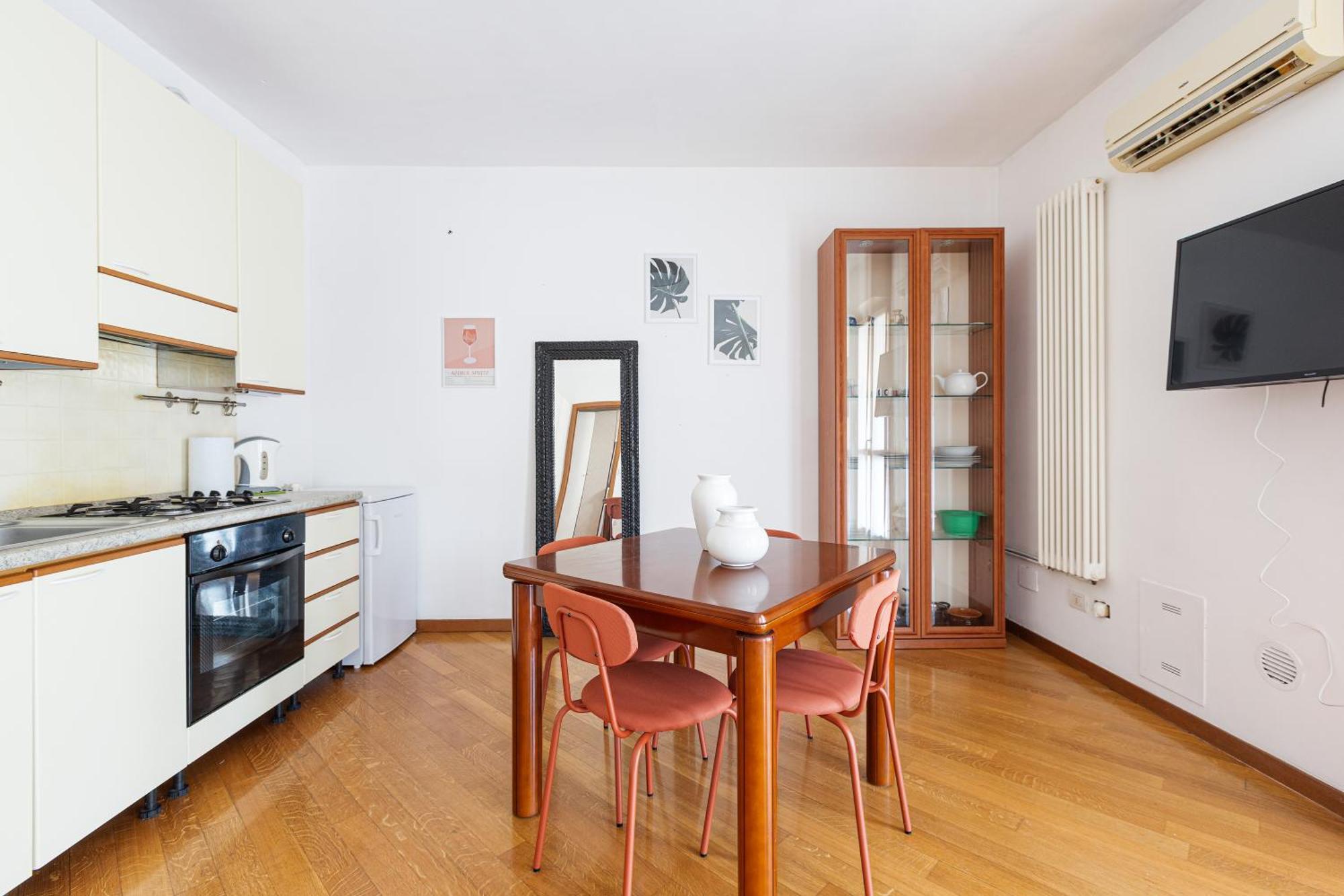 Cosy Studio With Balcony & Private Garage Milão Exterior foto